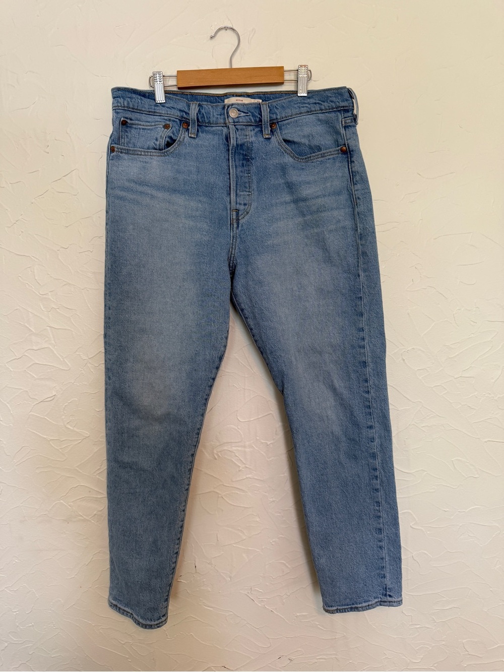 Levi’s Wedgie Light Wash Jeans. Size 31